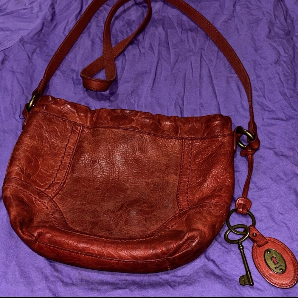 Fossil VTG Talita drawstring Crossbody Hobo bag Tooled Genuine Rust Red Leather - Picture 6 of 9